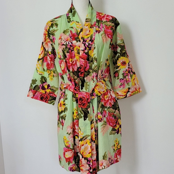 Sandy Rogers Robe 🎊3 for $35🎊 - Picture 3 of 16